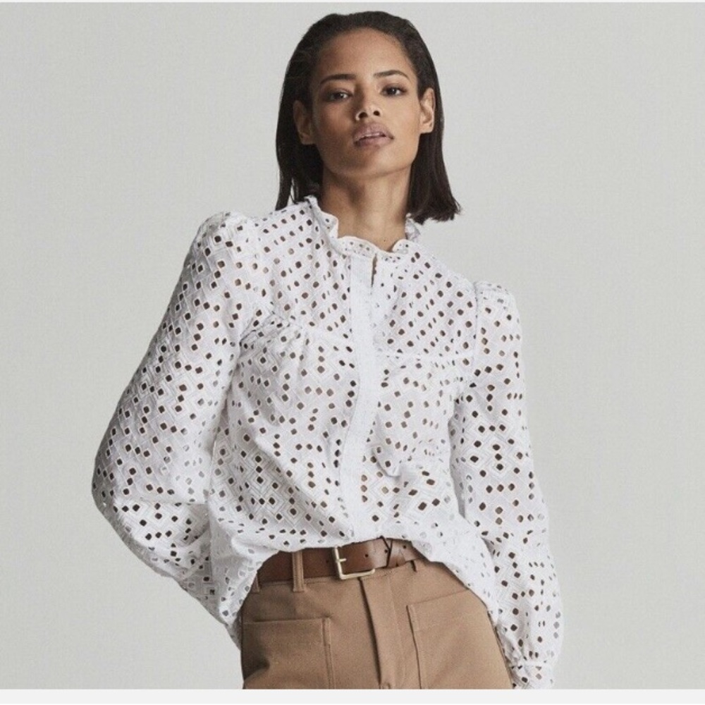 REISS
Yasmin Embroidered Top size 0 NWT